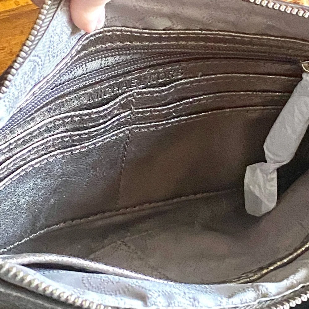 Michael Kors Fallon Metallic gray leather Wristlet Clutch with dust bag NWOT